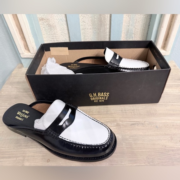 G.H. Bass & Co. Black and White Women's Loafers - Picture 7 of 7